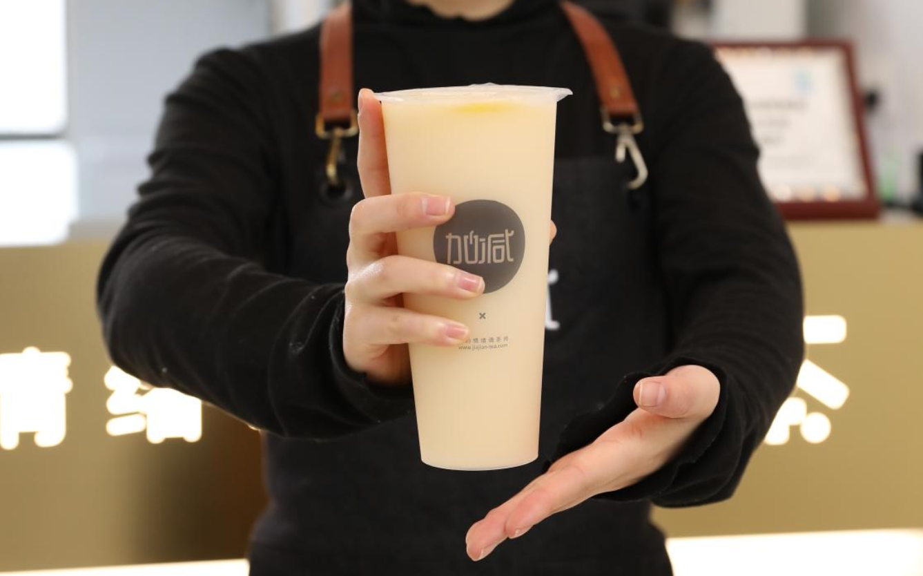 HJC黄金城茶饮：选择奶茶加盟应该考虑品牌哪些实力